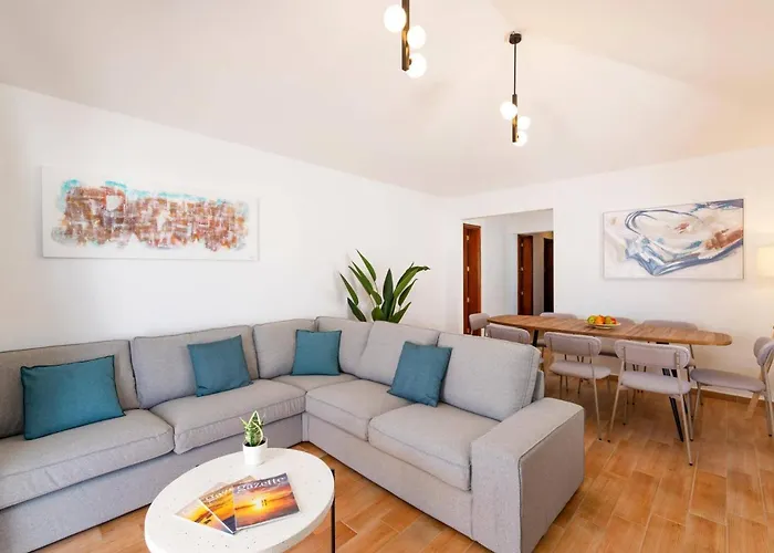 Family By * 卡门港