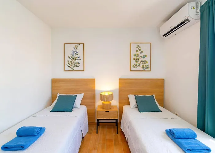 Family By Βίλα *